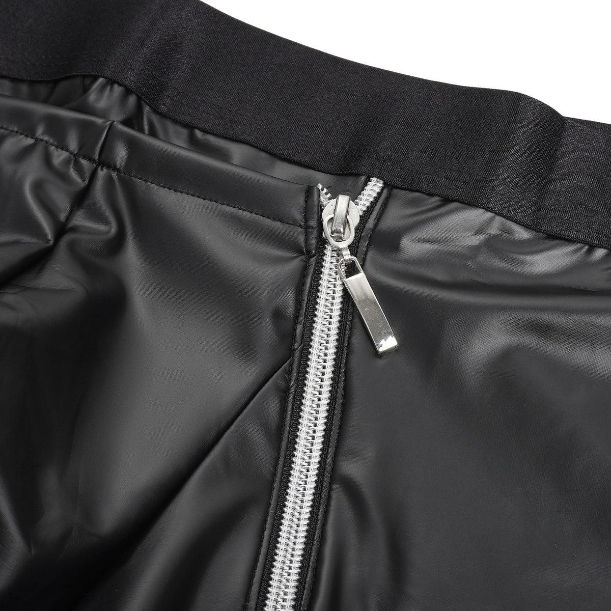 Boxer Masculino em Efeito Couro Preto com Fecho - L