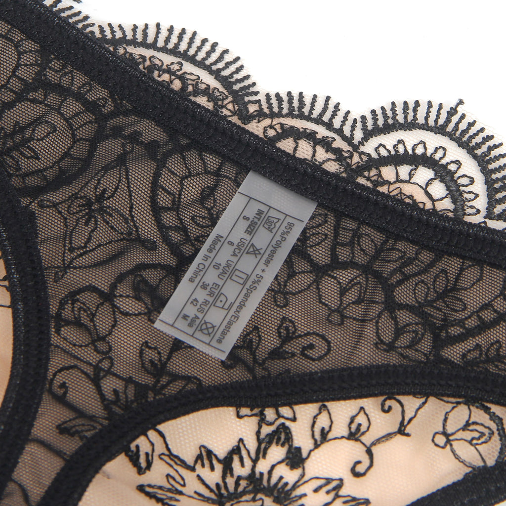 Conjunto de Lingerie Preto em Renda com Ligas - Tamanho M
